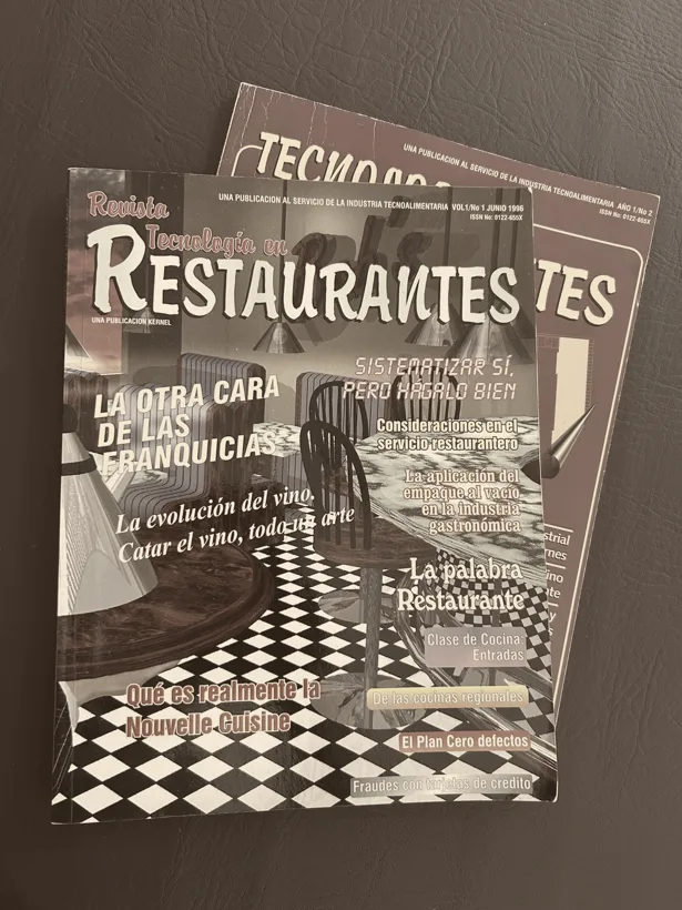 Tecnología en Restaurantes, issues 1 and 2.